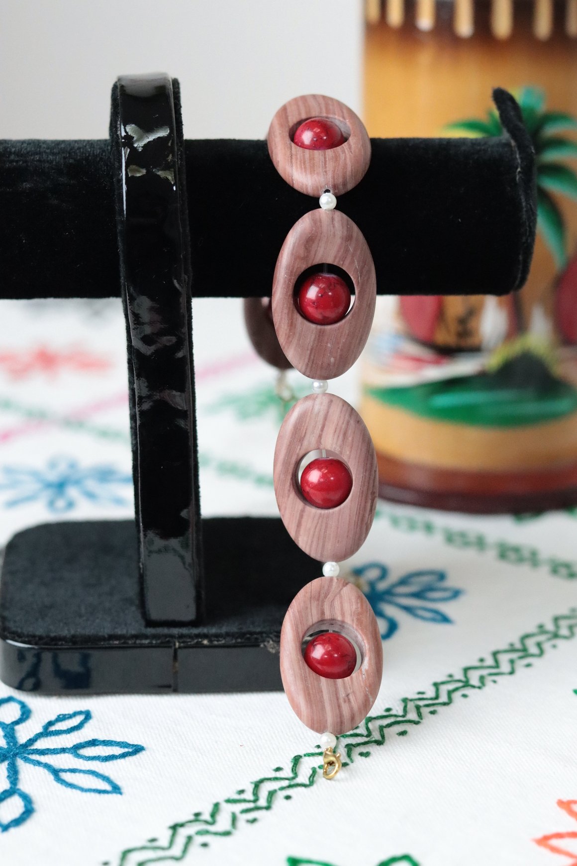 Ruby Wood-Tone Armlet (Bajuband)