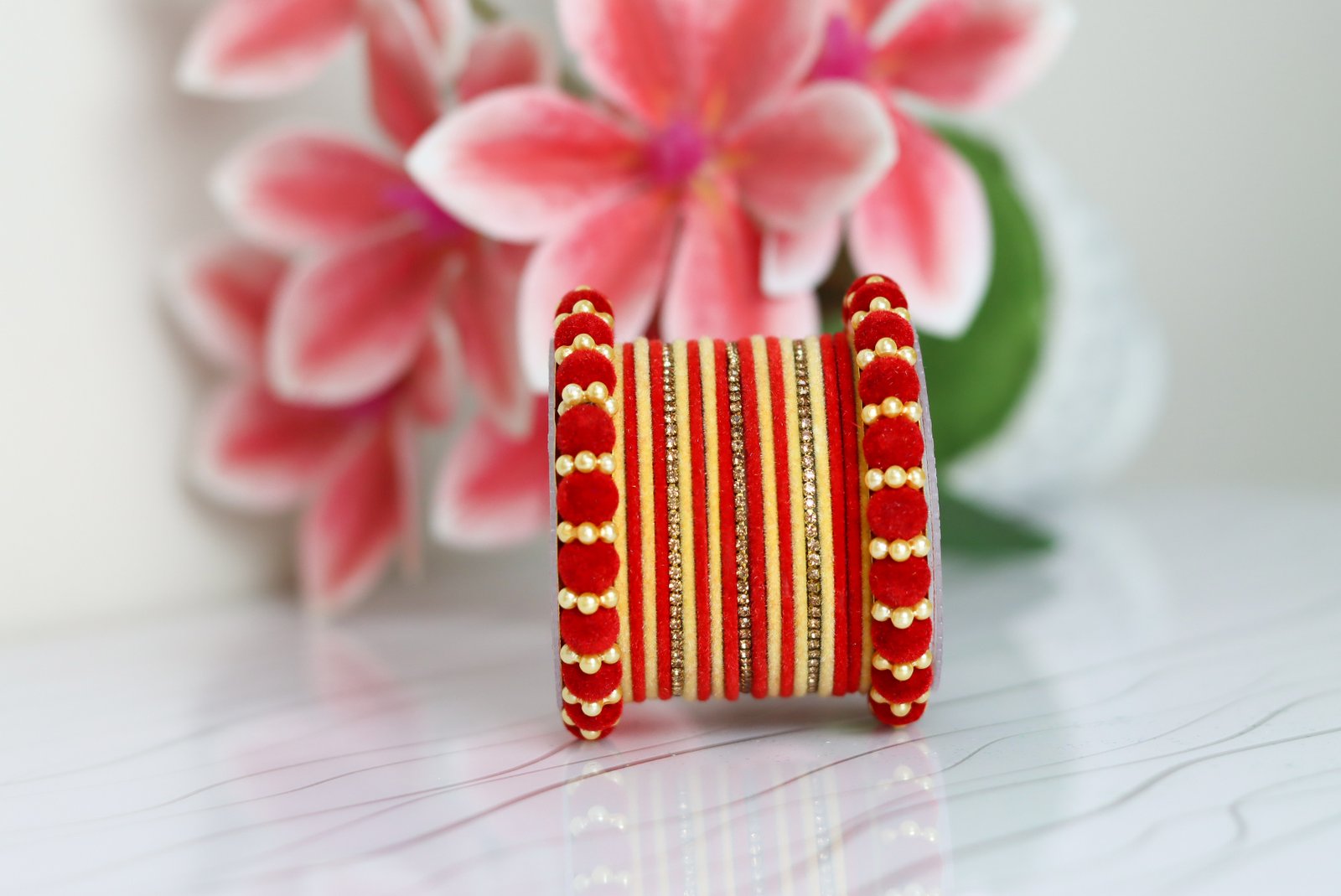 লাল ভেলভেট চুড়ি সেট